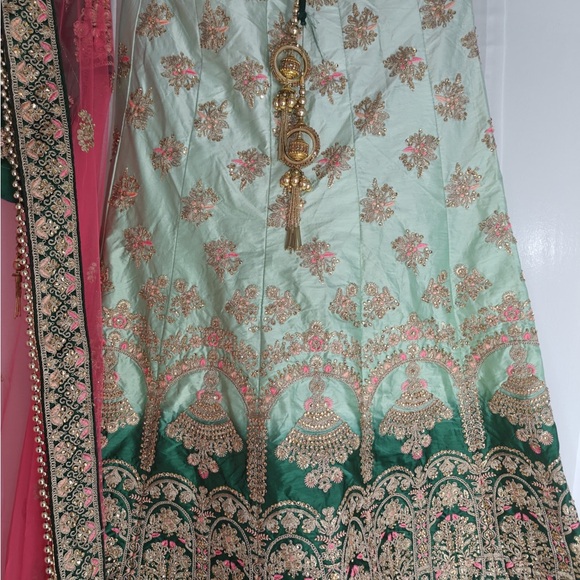 ๐ Lehenga - Picture 3 of 4